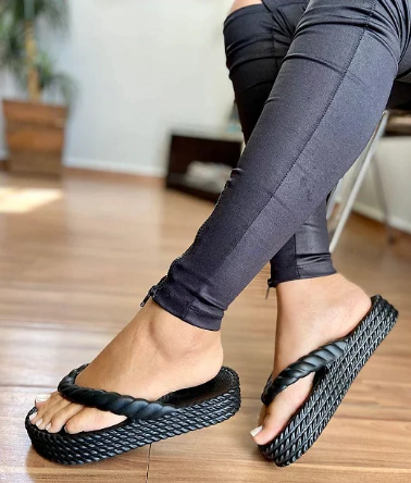 Chinelo Nuvem Feminino Tranças Preto