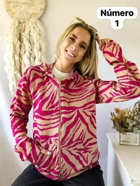 Campera de Frisa Estampada - comprar online