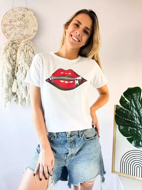 Remera con Brillos Boca Cierre - comprar online