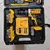 TALADRO 68V Dewalt + 34 accesorios en internet