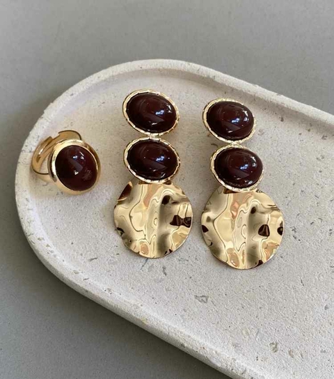 Conjunto Brinco e Anel Oval Marrom Banho Ouro 18k