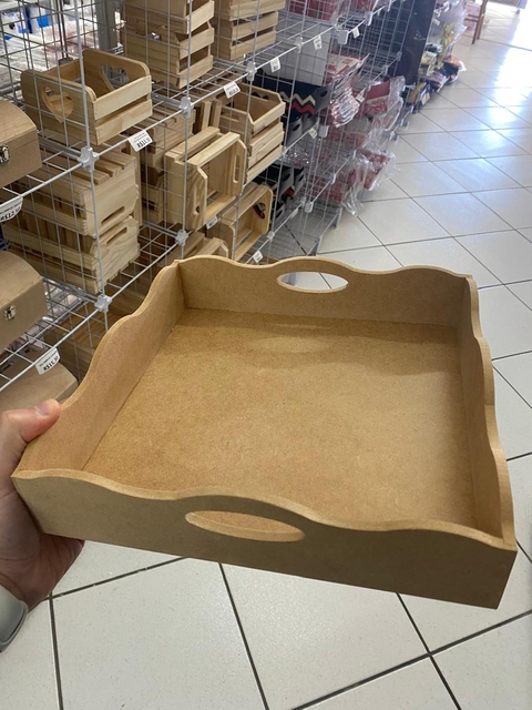 BANDEJA ONDA 28X28 (A464-4)
