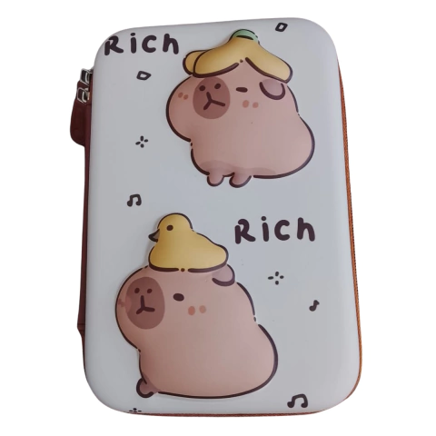 Estojo Escolar Capybara 3D Com Fecho - Bazar Mattos