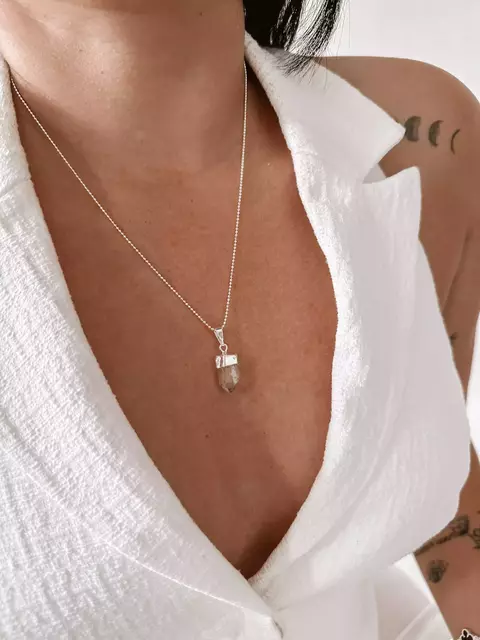 Colar Pedra Cristal Banhado a Prata
