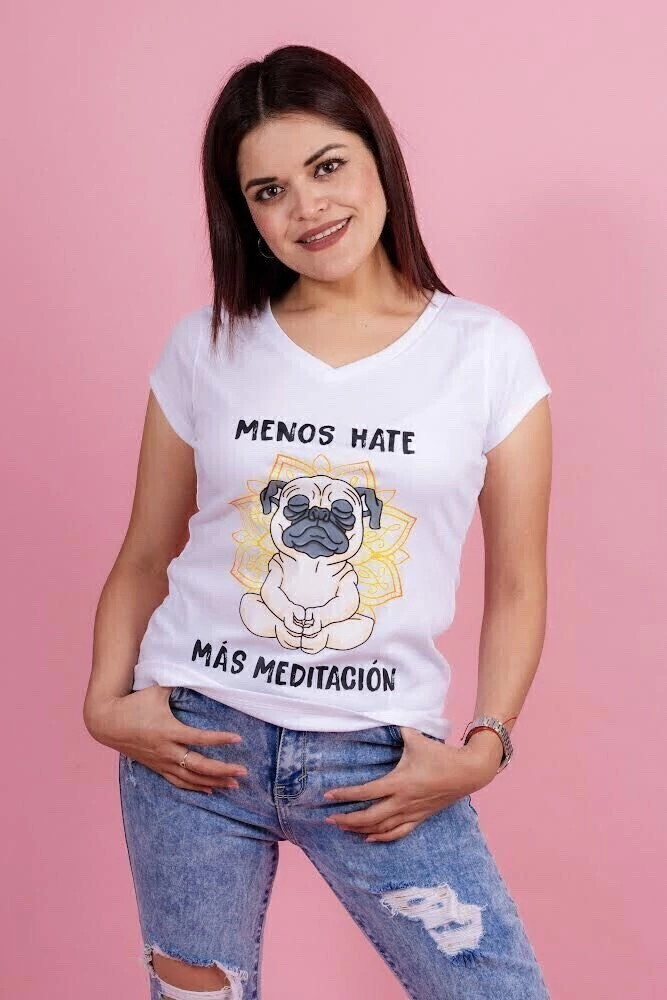 Playera básica Menos Hate más Meditación