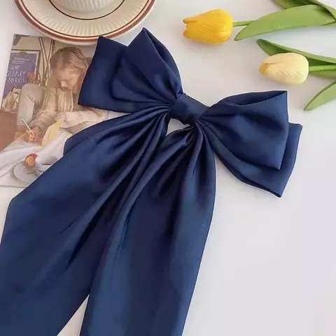 Grampo de Cabelo com Laço Grande – Acessório Feminino em Cetim Macio