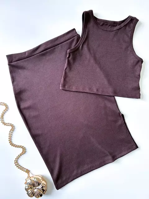 Conjunto Feminino em Ribana Regata e Saia Midi