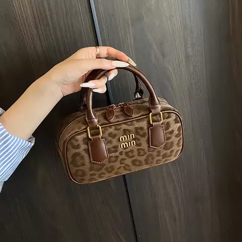 Bolsa MIU MIU Retro de Bowling Fena, Versátil e E, Bolsa de Ombro Única,