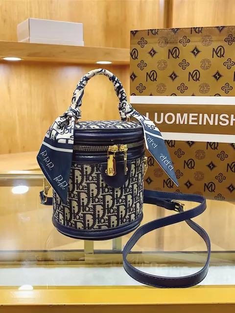 Bolsa Dice de ombro de tecido leve, design de letras azuis/pretas,