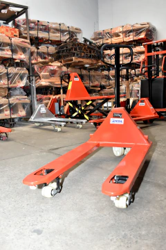 Zorra Hidráulica Manual 2500kg Con Ruedas De Nylon - comprar online