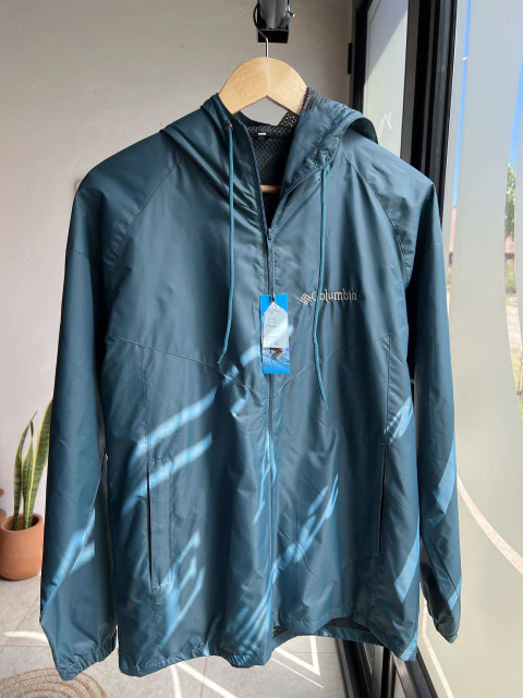 Campera Rompeviento Columbia con red talle “XL”