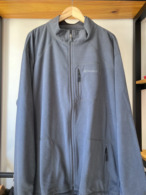 Campera micropolar Columbia varón talle “5XL” gris