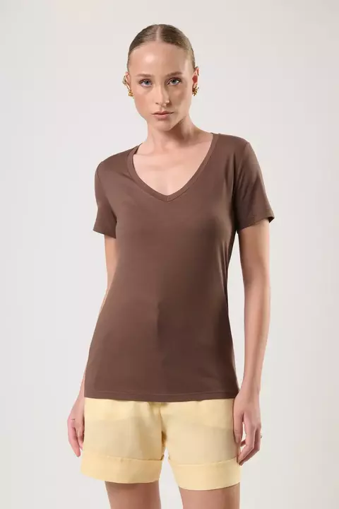 T-SHIRT GOLA V MODAL COFFEE - comprar online