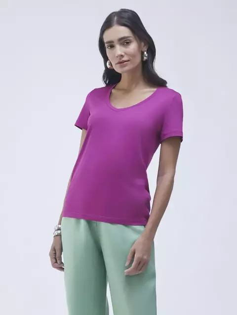T-SHIRT GOLA V MODAL AGHATA ROSA - comprar online