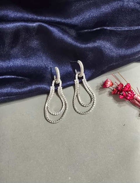 Brinco Cravejado com Zircônias