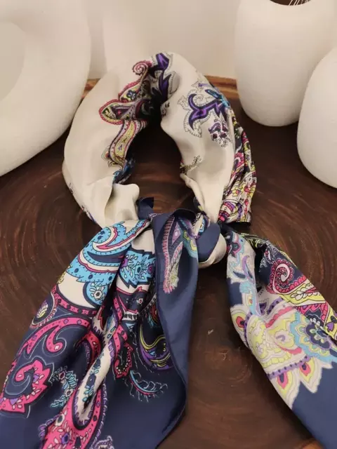 Lenço de cetim Paisley COR 2 - comprar online