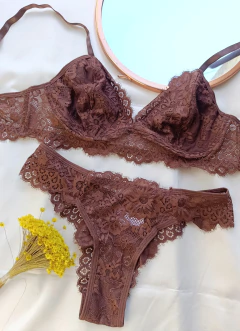 Conjunto Lívia na internet