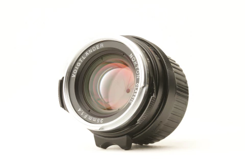 Voigtländer 35mm Nokton F/1.4