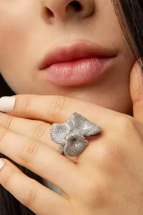 Anel Flor 3 Copos de leite - Cravejado com micro zircônias -