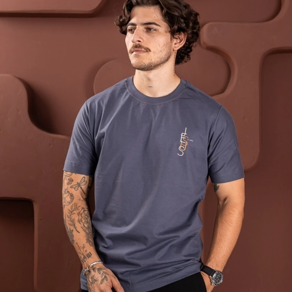 Camiseta Jesus is Lord