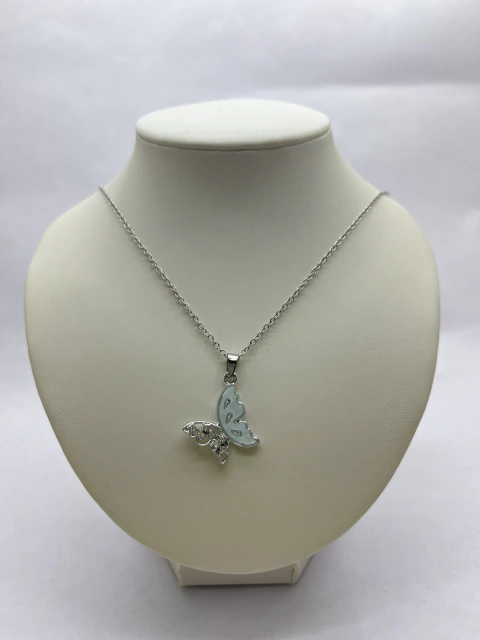 Collar mariposa esmaltada y strass