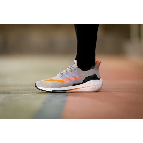 ADIDAS ULTRA BOOST 21