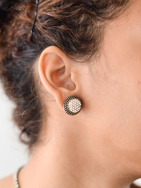 BRINCO BOTÃO CRISTAIS