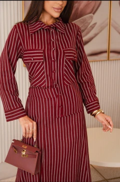 Conjunto de saia e Blusão listrado
