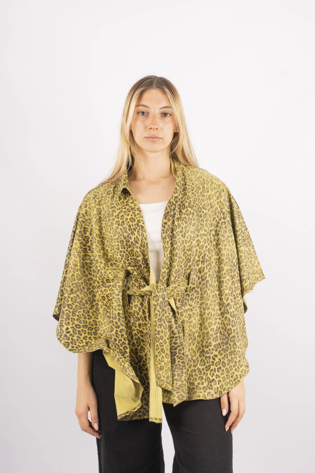 Capa de carba reversible con lazo