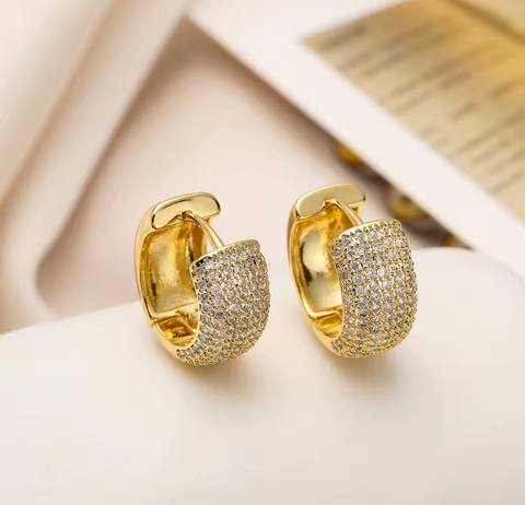 BRINCO COM ZIRCÔNIA DOURADO EM AÇO INOXIDÁVEL - comprar online