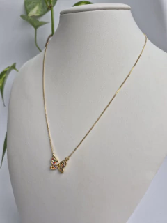GARGANTILHA VENEZIANA COM BORBOLETA CRAVEJADA DE ZIRCONIAS COLORIDAS