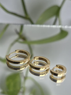 TRIO DE ARGOLINHAS FINAS COM 1 CAMADA DE ZIRCONIAS PRETAS - joiadapraia
