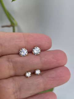 DUPLA DE BRINCOS PONTOS DE LUZ COM ZIRCONIA REDONDINHA - loja online