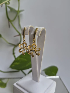 BRINCO PENDULO COM FLOR - joiadapraia