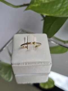 ANEL FININHO 1 CAMADA DE ZIRCONIAS COM MINI LAÇO