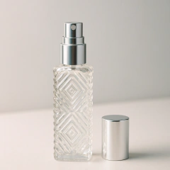 FRASCO DE VIDRO TRABALHADO SPRAY LUXO 12ML - TAMPA PRATA