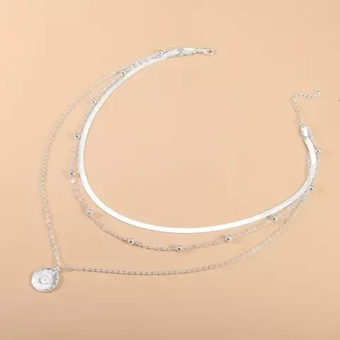 Colar de Prata Esterlina 925 – Corrente Tripla Estilo Cobra com Pingente Redondo Charmoso