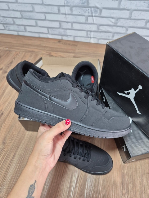 JORDAN LOW - PRETO