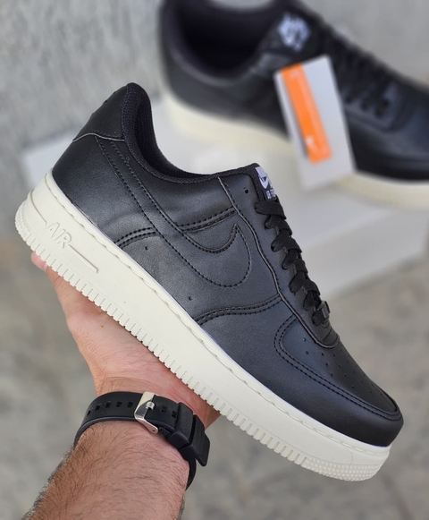 AIR FORCE - PRETO/OFF WHITE