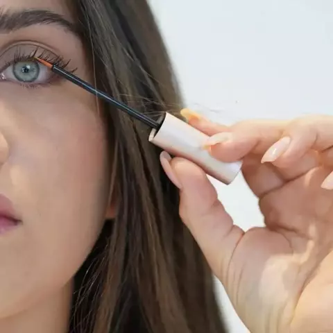 Soro de crescimento para cílios - BelleLash™Mais volume, mais força, mais você - comprar online