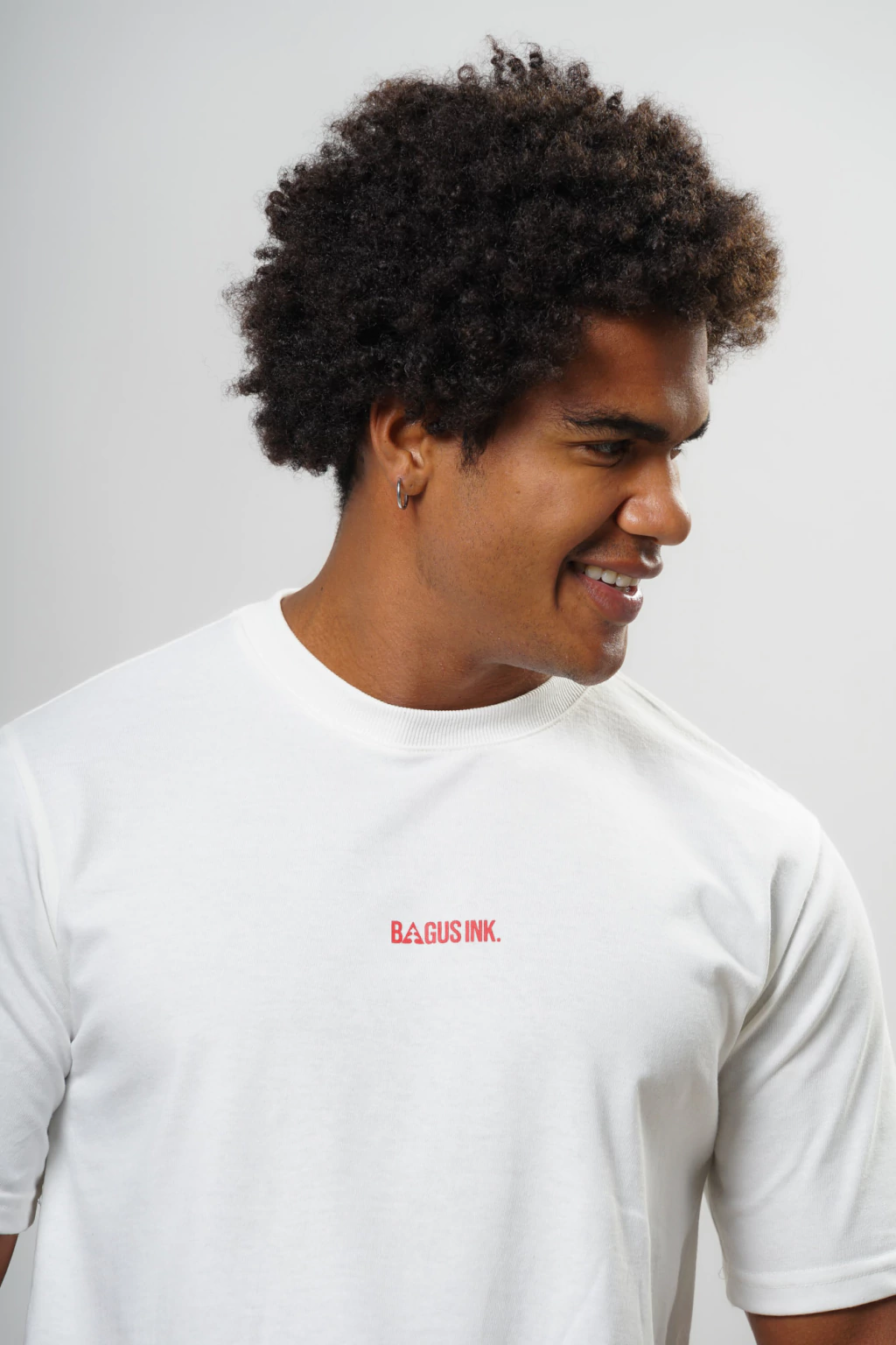 Camiseta Besar - Bagus Ink (Off White)