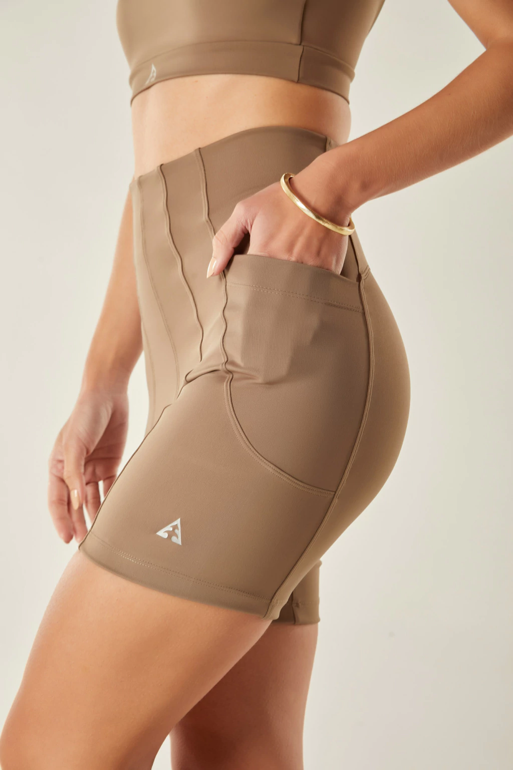 Bermuda Core Cut (Cappuccino)