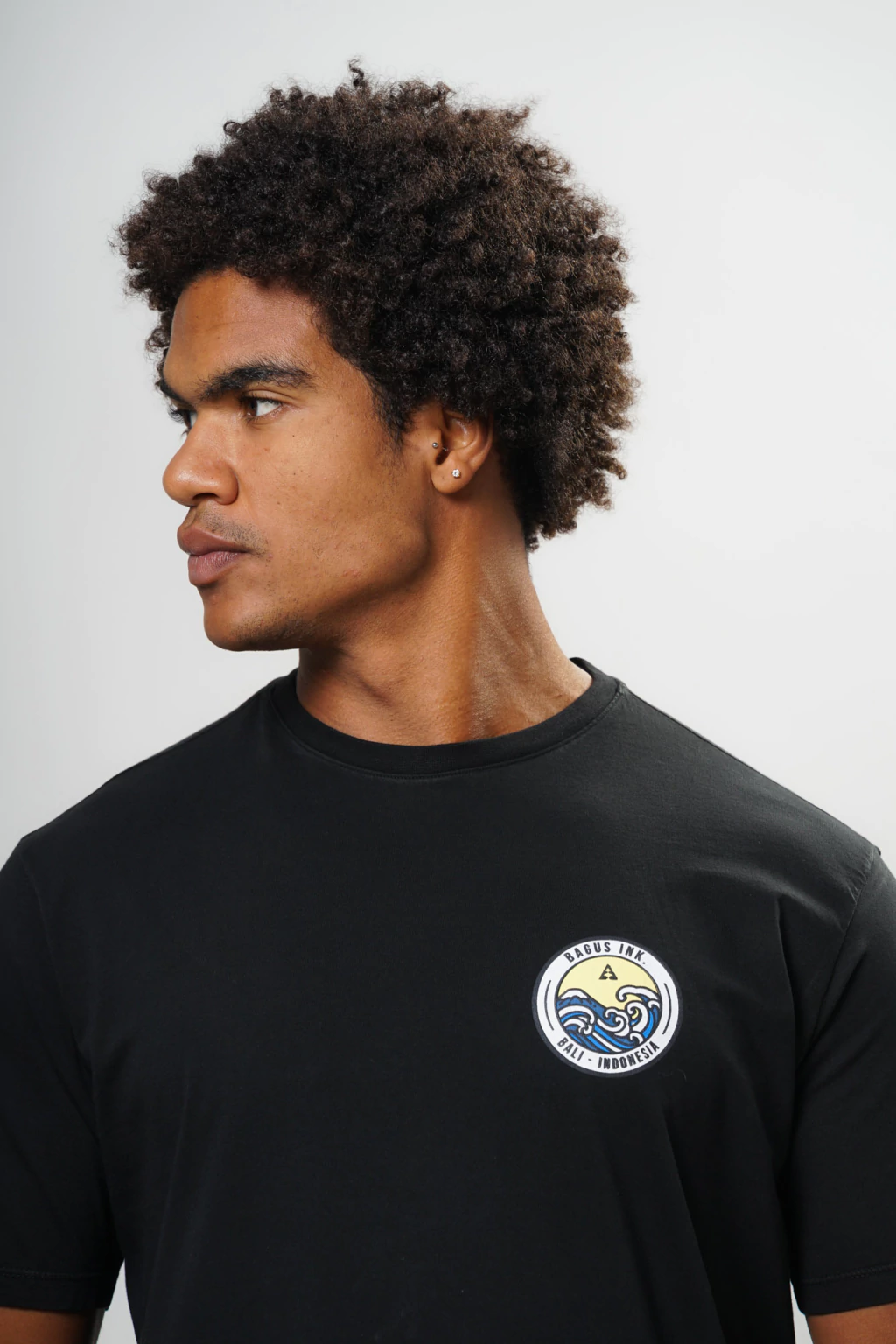 Camiseta Solids - Waves (Preta)