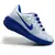 Tênis infantil Nike azul e branco com solado azul e detalhes em branco e azul