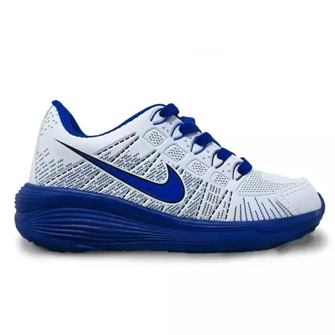Tênis infantil Nike azul e branco com solado azul