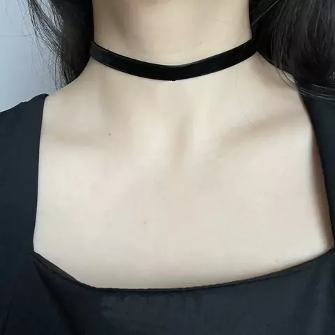 Classic Touch – Choker Feminina de Veludo Preto Vintage