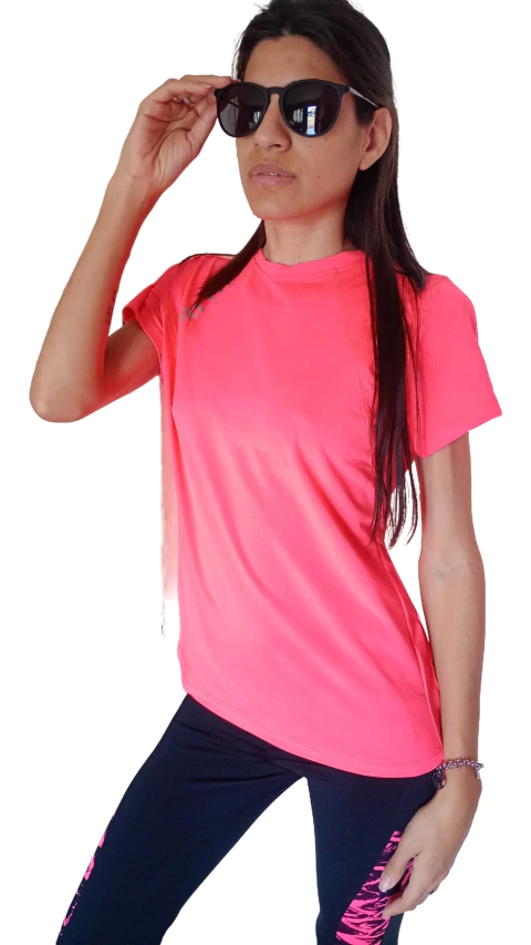 Remera fucsia
