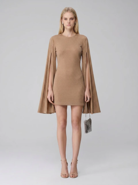 Vestido Curto com Mangas Longas