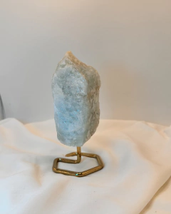Água marinha na base metálica - Peça única - CRISTAL DE 2026