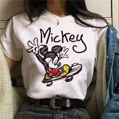 Camiseta Feminina Estilo ano 90 – Estampa Mickey e Minnie Disney na internet